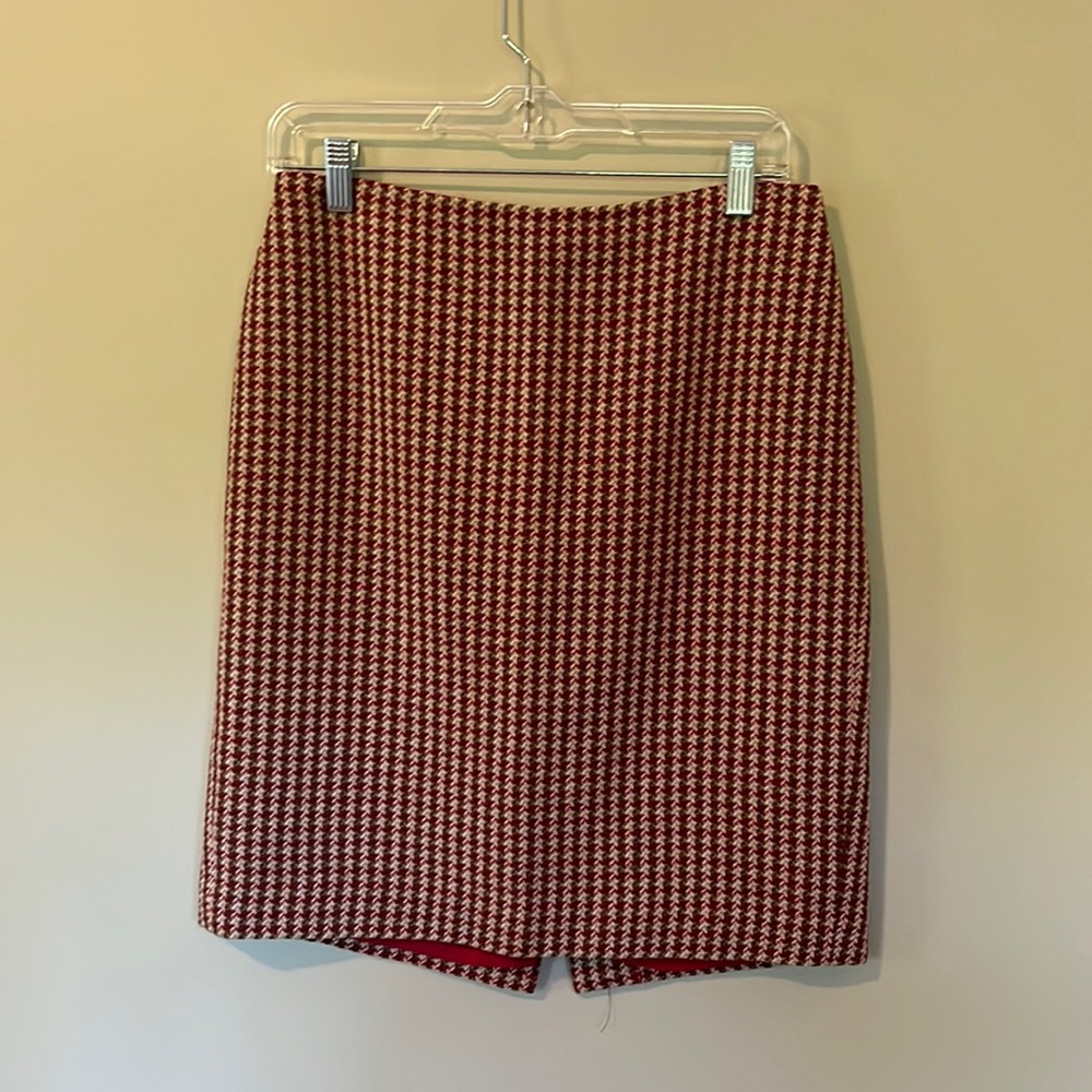 Brown, cream, and red tweed LOFT pencil skirt. Great for fall and winter.